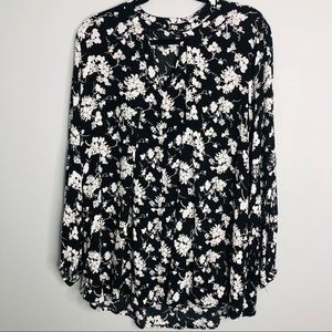 Lane Bryant black /white floral tunic blouse